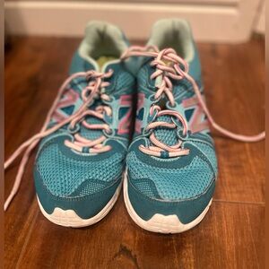 New Balance Women's Sneakers